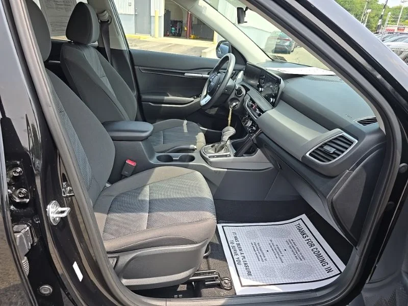 Used 2024 Black Kia LX image 31