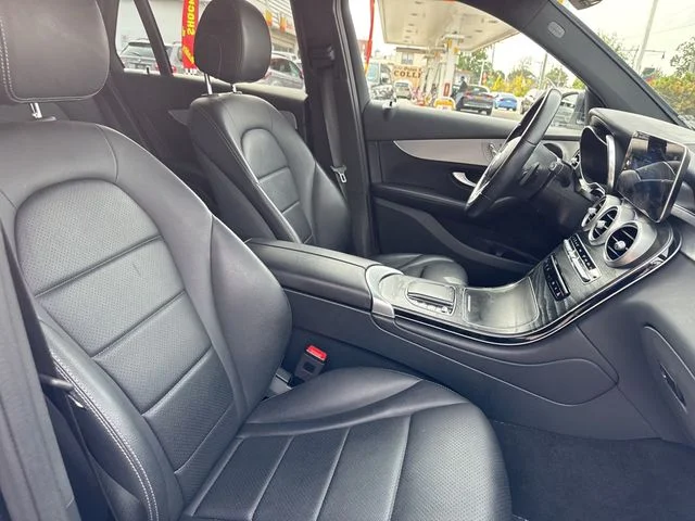 Used 2021  Mercedes-Benz GLC 300 image 14
