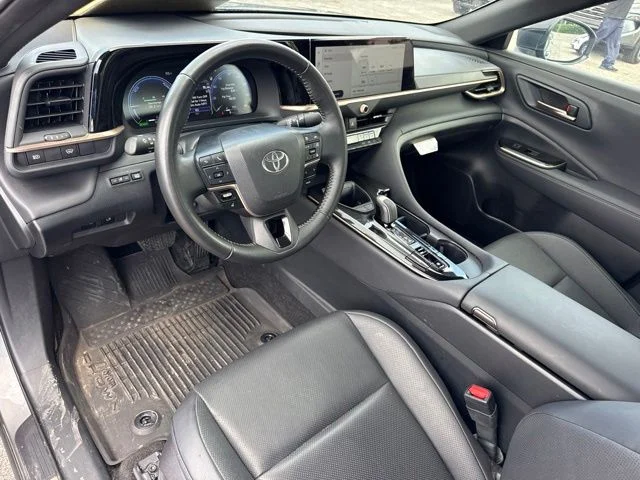 Used 2026  Toyota XLE image 2