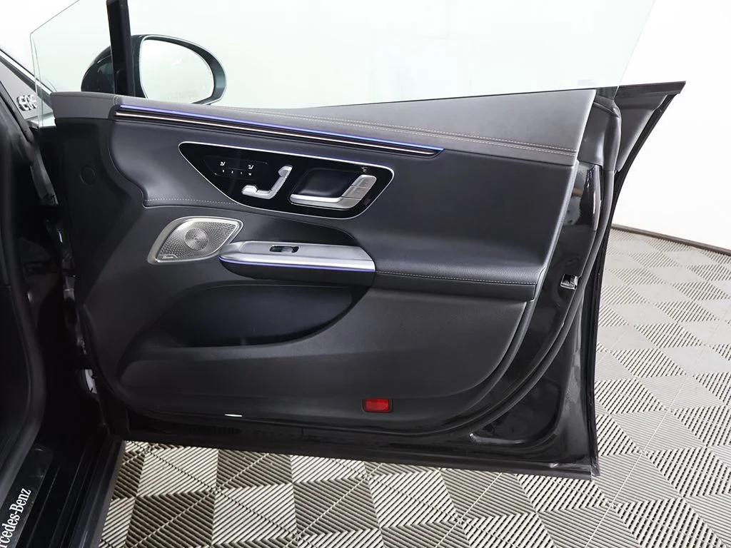 Used 2023 Black Mercedes-Benz 500 Sedan image 24