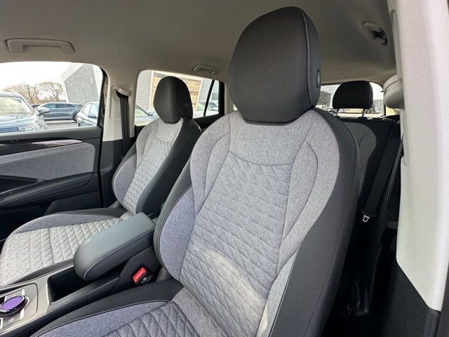 New 2026 Deep Black Pearl Volkswagen 2.0T S image 25