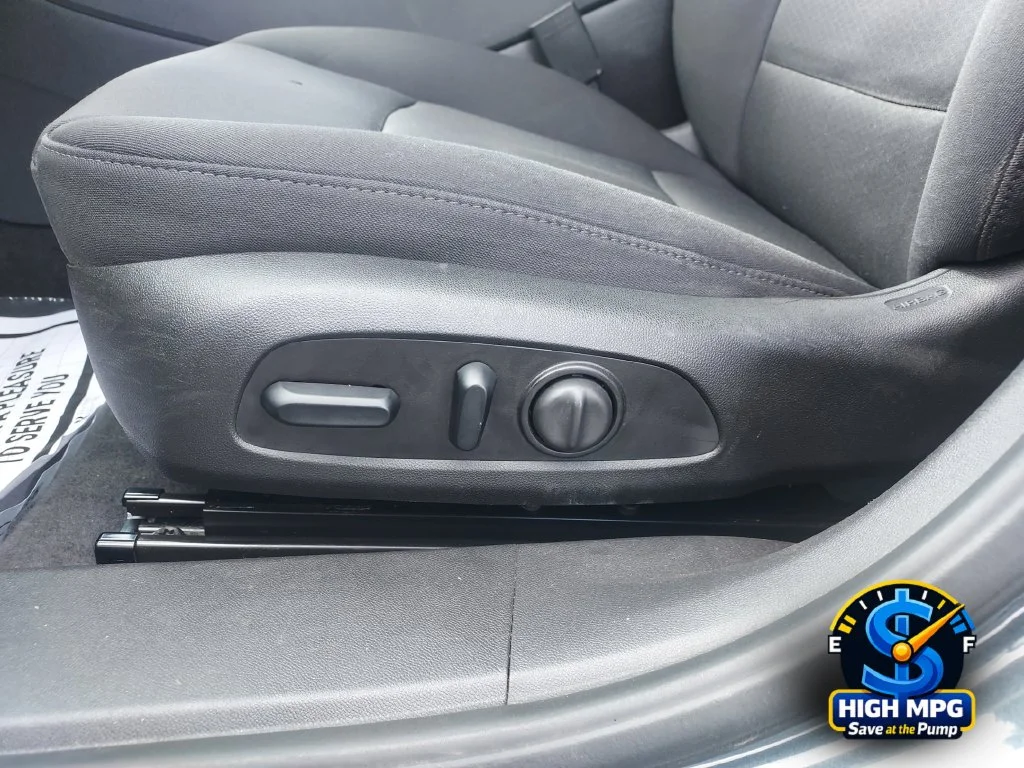 Used 2021 Gray Chevrolet RS image 10