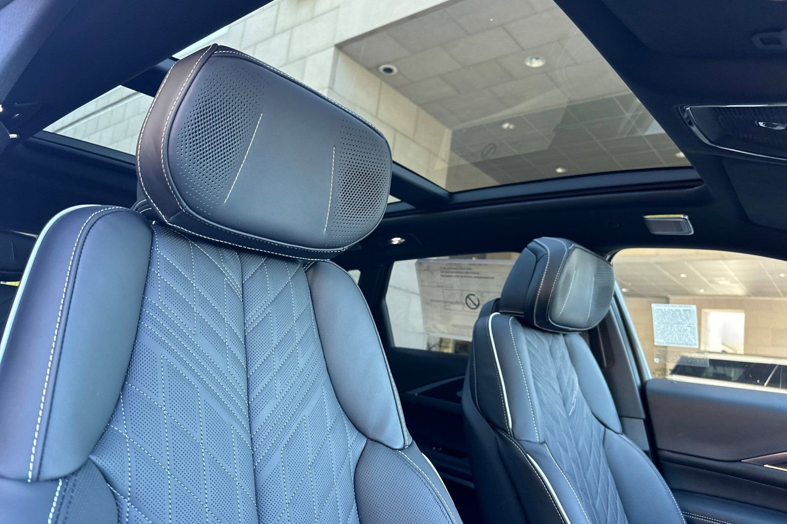 2026 Cadillac LYRIQ V Premium - Photo 16