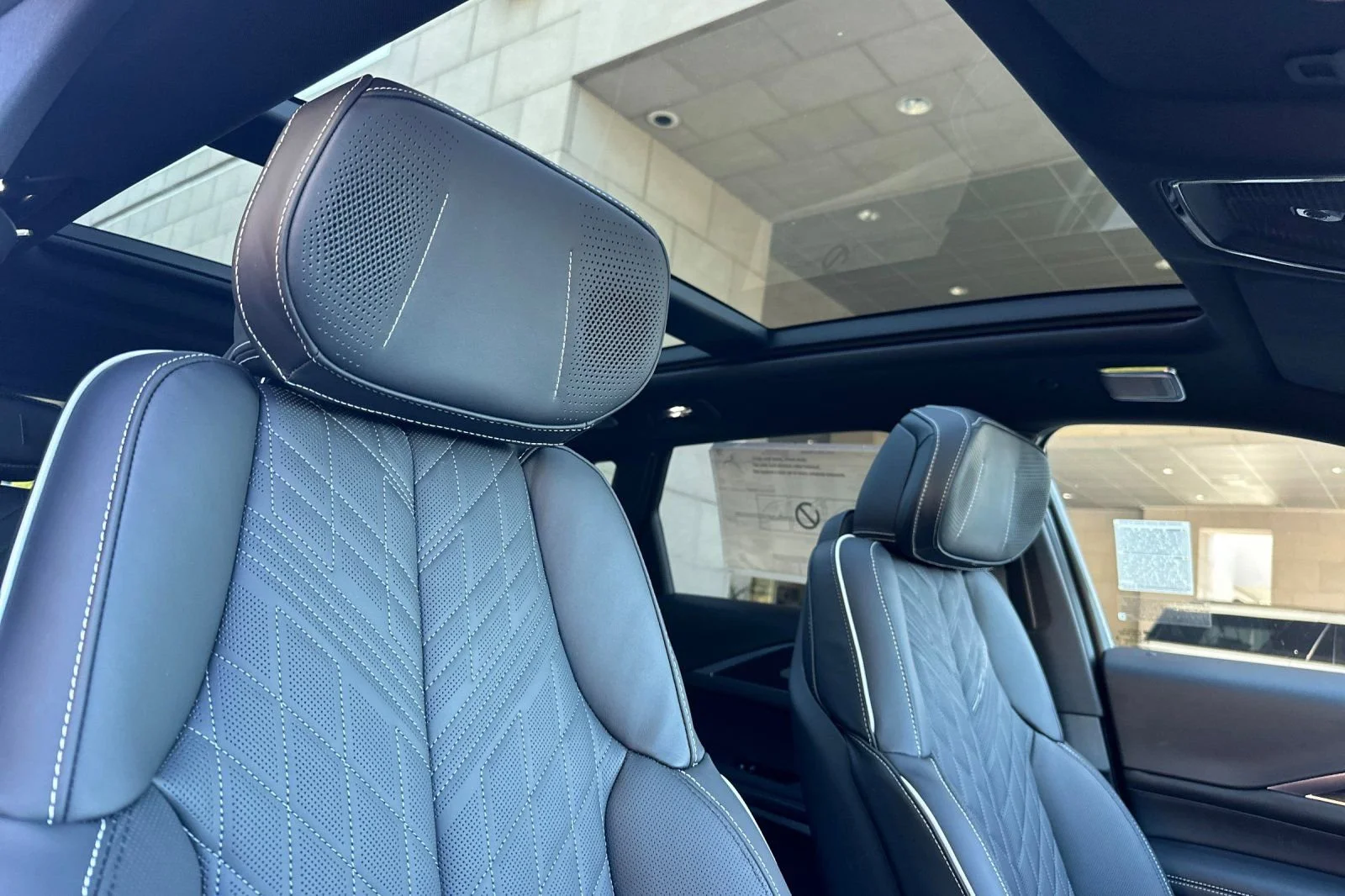 2026 Cadillac LYRIQ V Premium - Photo 16