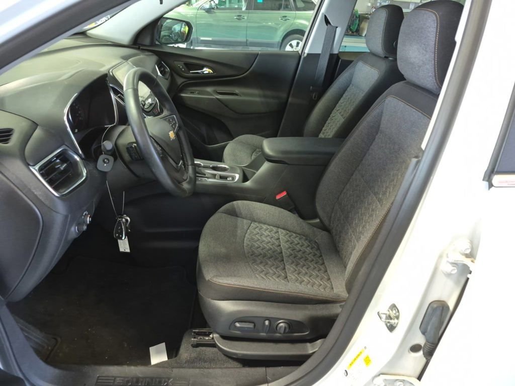 Used 2024 White Chevrolet LT image 10