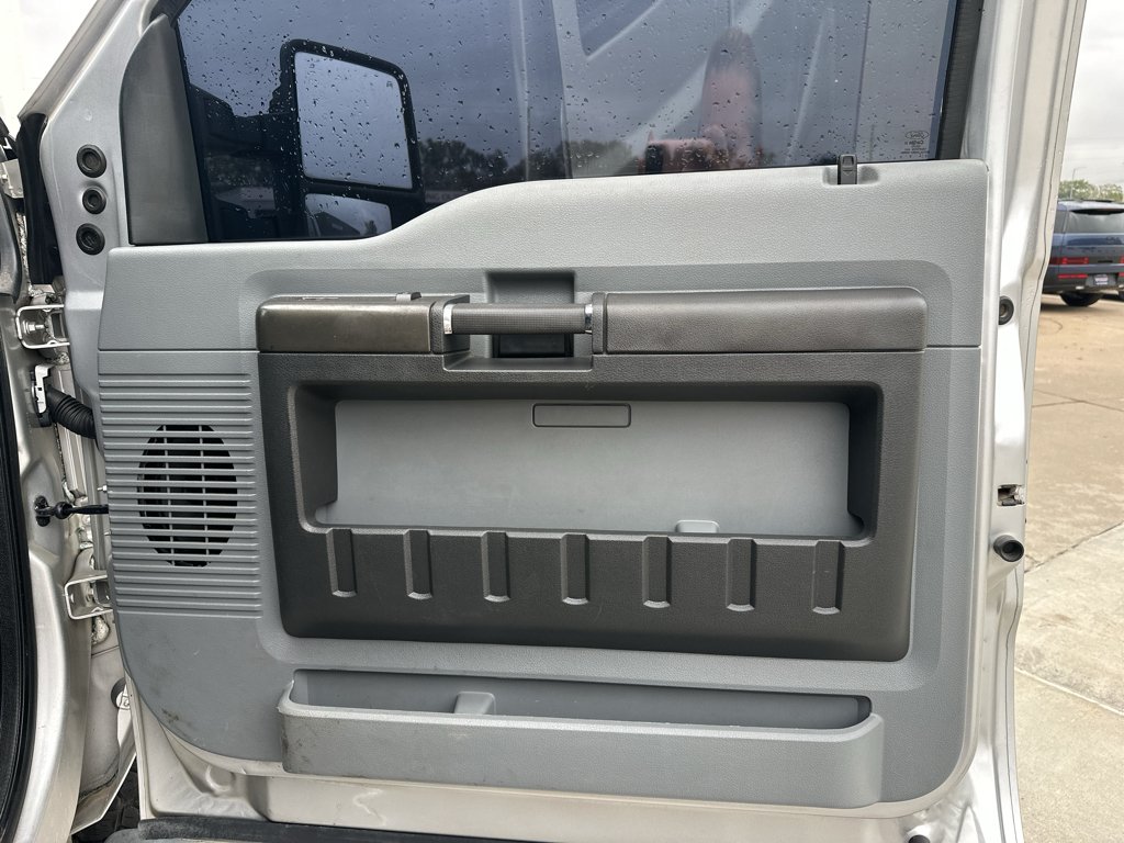 Used 2013 Ingot Silver Metallic Ford XLT image 27