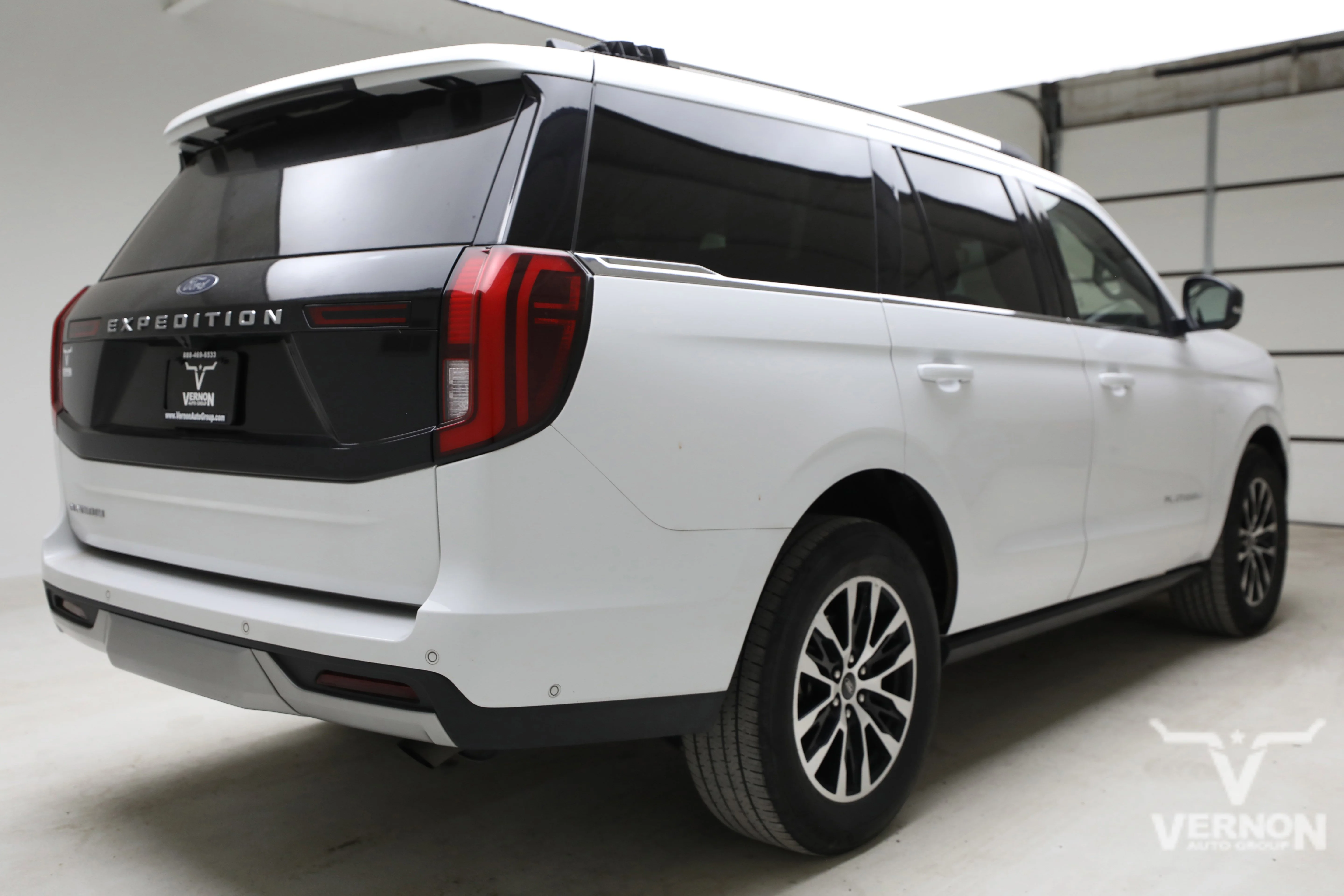 Pre-Owned 2025 Ford Expedition Platinum 4x4