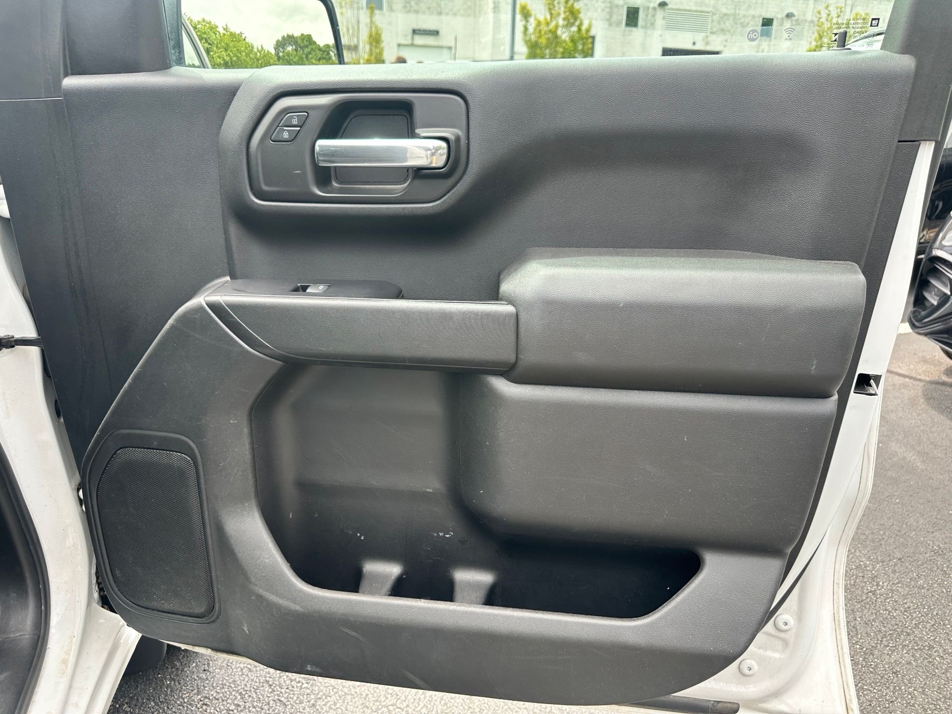 Used 2019 White Chevrolet Custom image 20