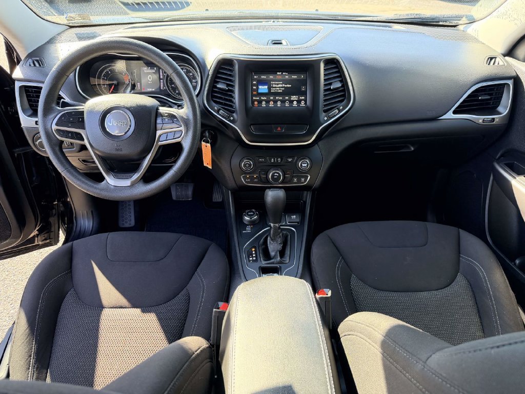 Used 2020 Black Jeep Latitude image 16