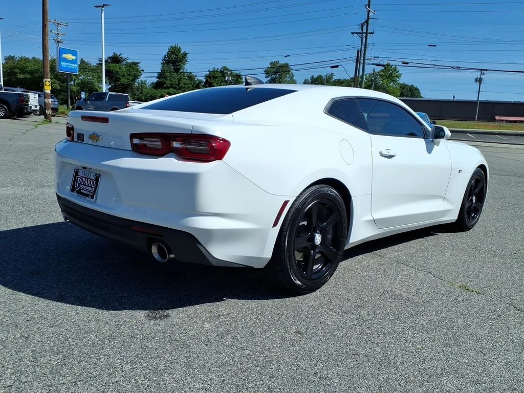Used 2023 White Chevrolet 1LT image 29