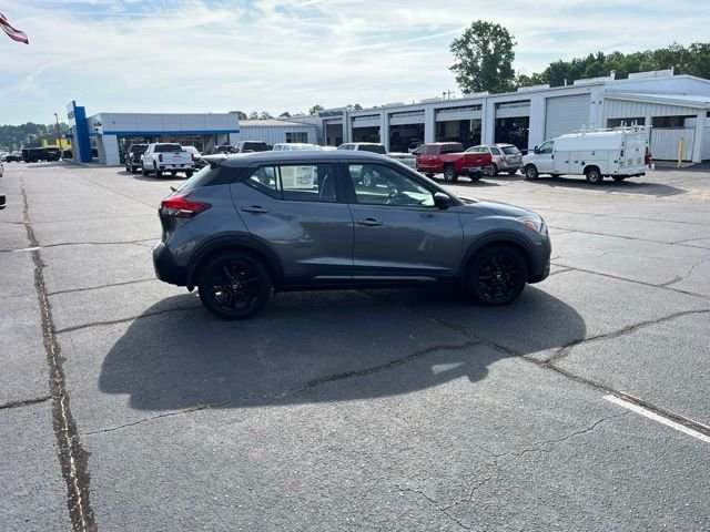 Used 2020 Gray Nissan SR image 2