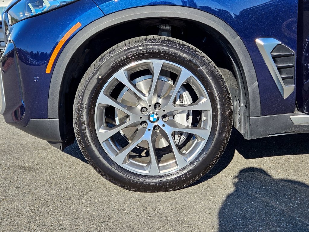 Certified Used 2026 Tanzanite Blue II Metallic BMW xDrive40i image 44