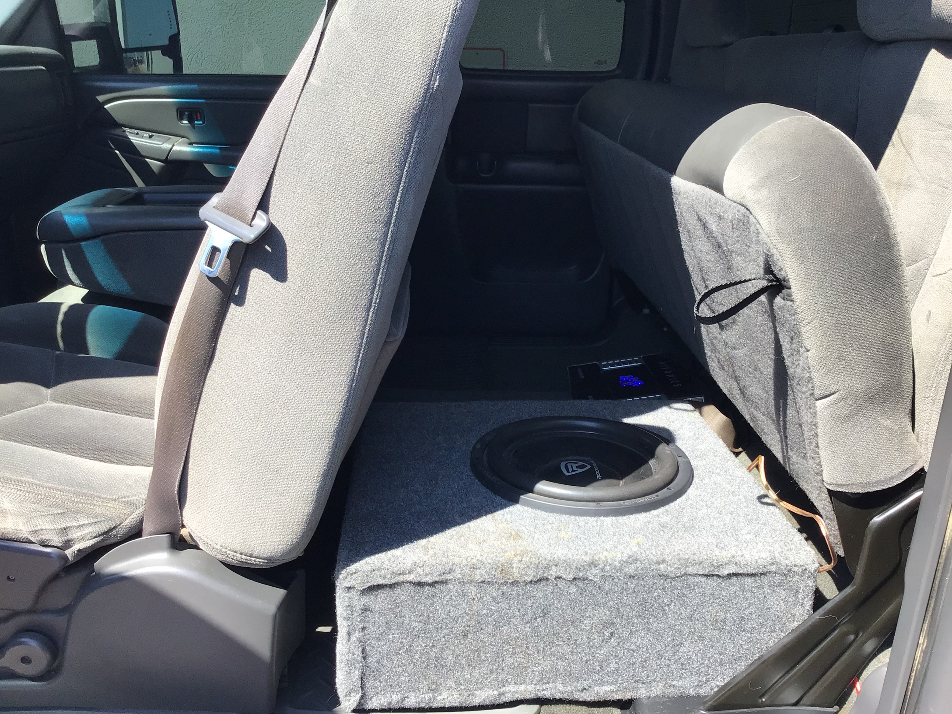 Used 2004 Black GMC SLE image 8