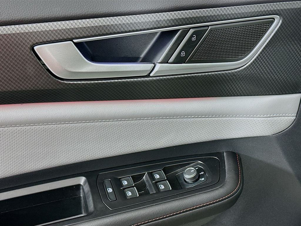 Used 2025  Volkswagen 2.0T Peak Edition image 18