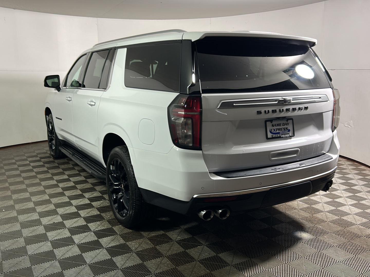 Used 2023 Summit White Chevrolet High Country image 11