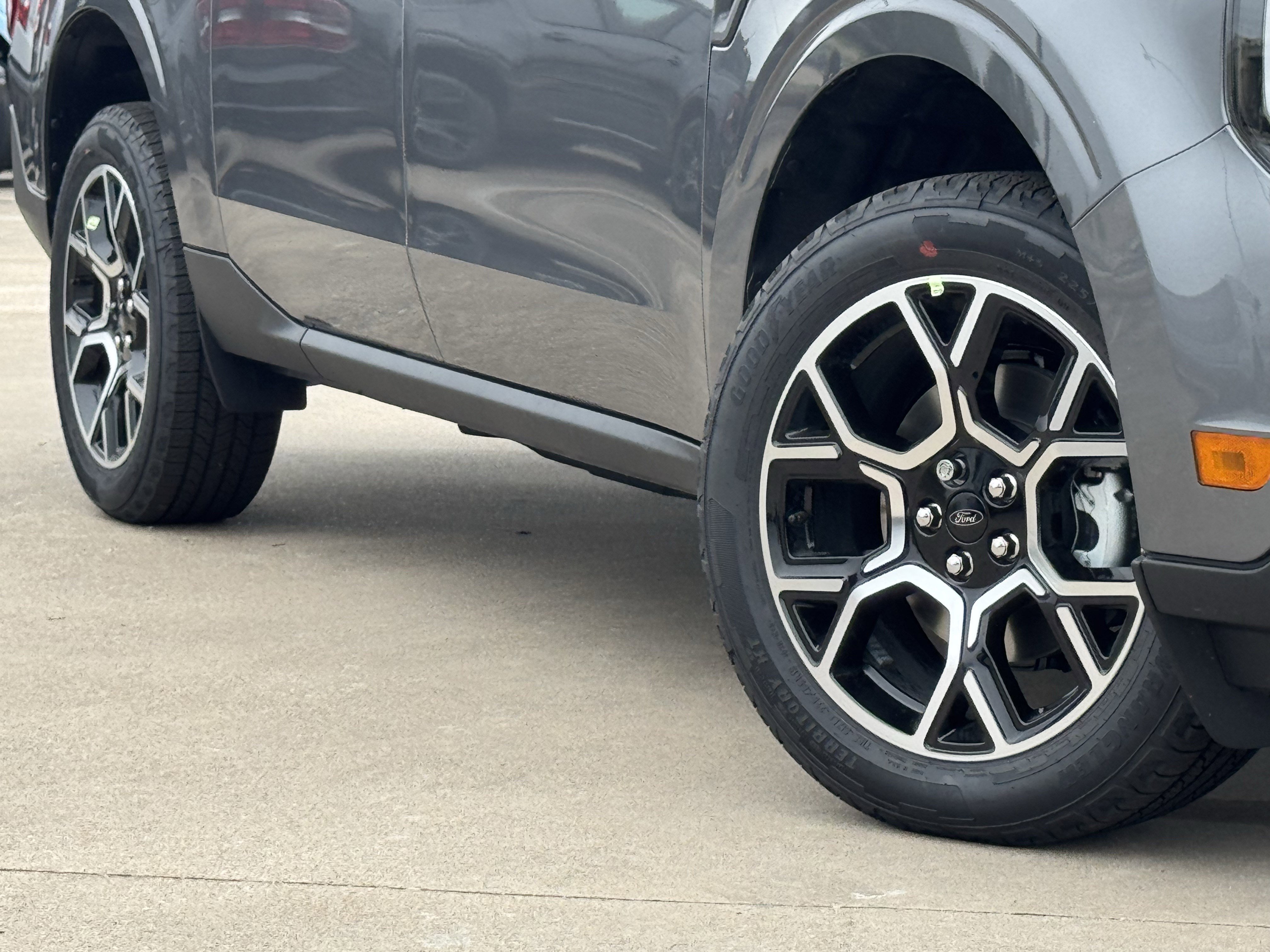 New 2026 Carbonized Gray Metallic Ford LARIAT image 11