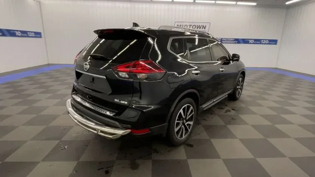 Used 2018 Magnetic Black Nissan SL image 8