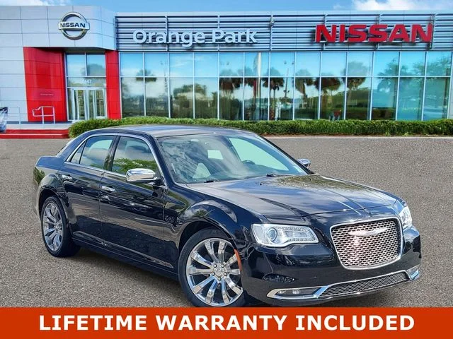 2019 Chrysler 300 Limited's photo