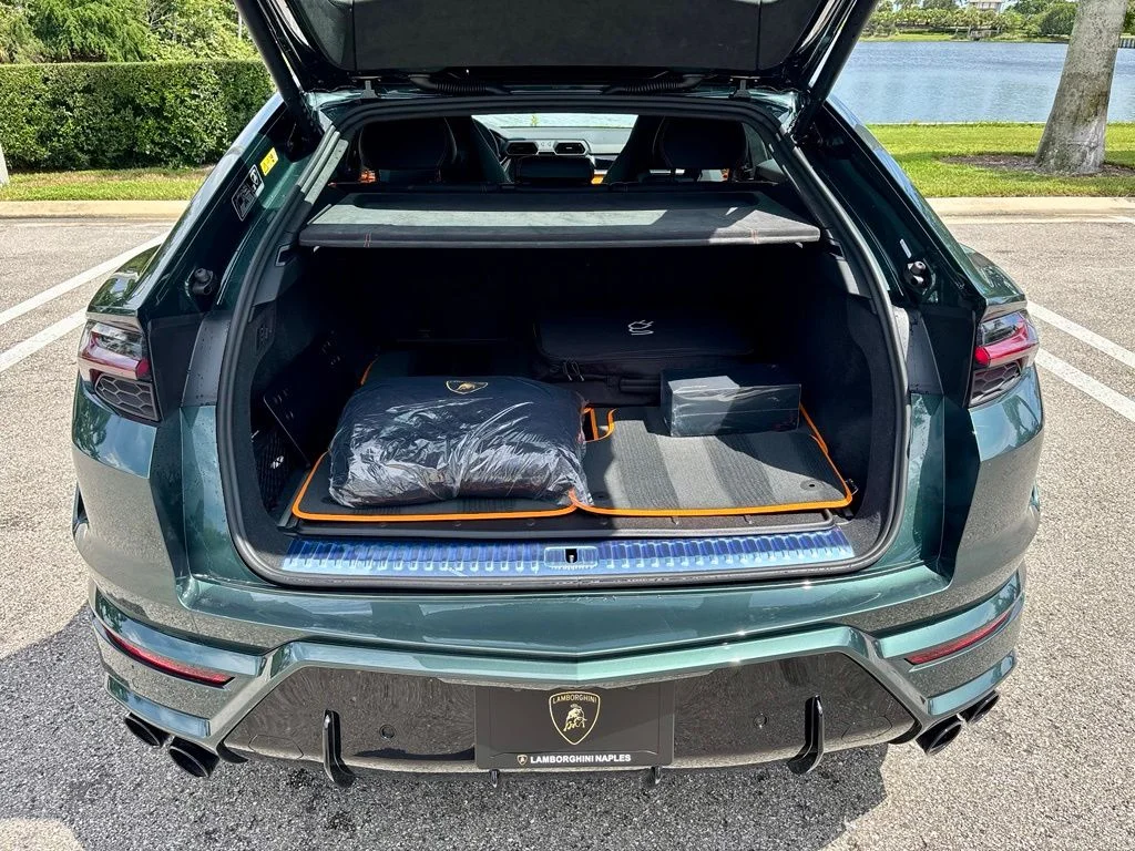 New 2026 Vl/Verde Lares Lamborghini SE image 19