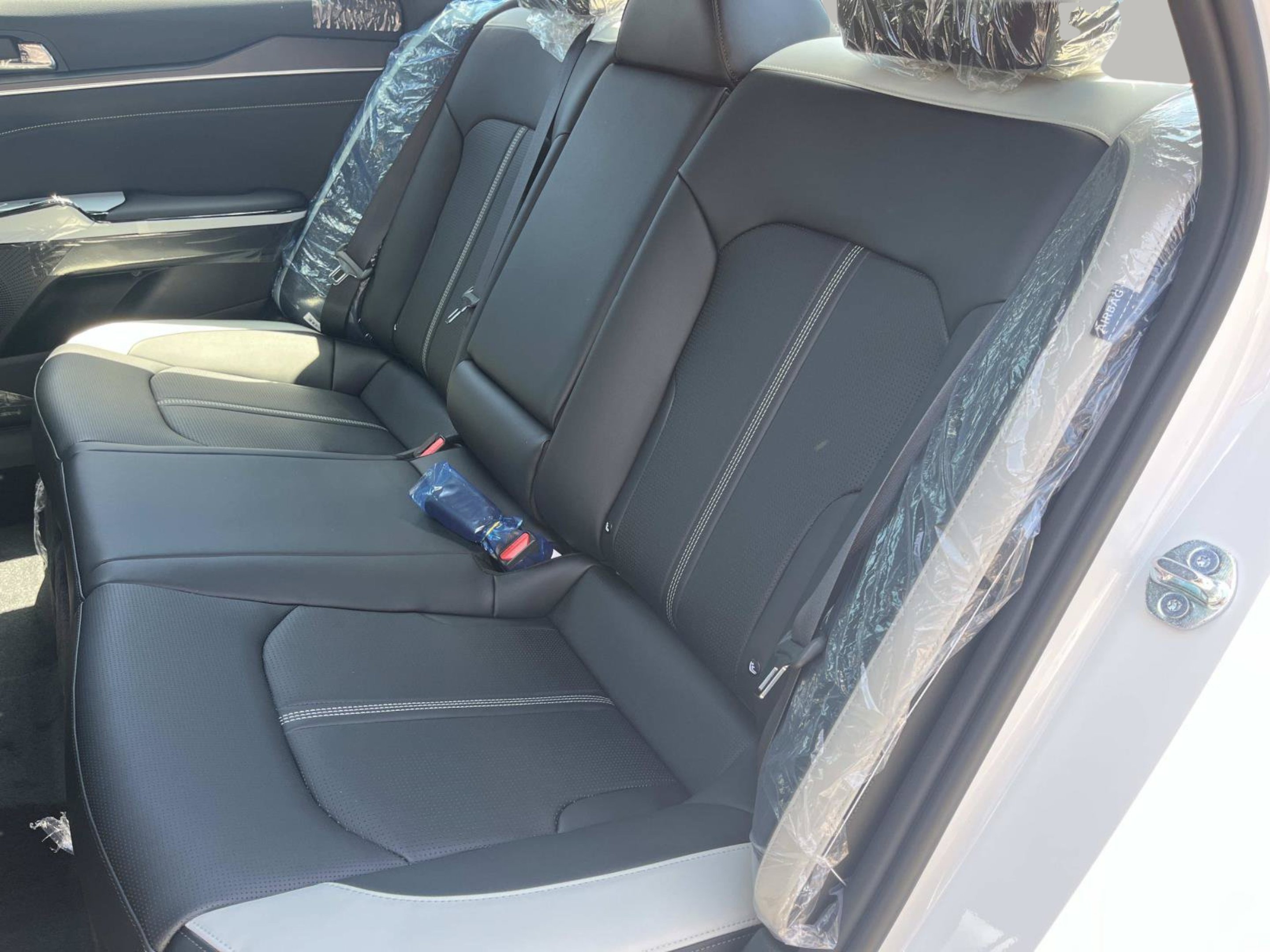 New 2026 Snow White Pearl Kia GT-Line FWD image 16