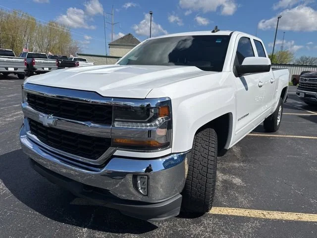 Used 2019 SUMMIT WHITE Chevrolet LT image 7