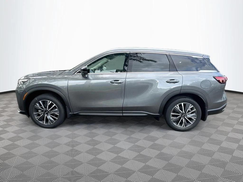 New 2027 Gray INFINITI LUXE image 8