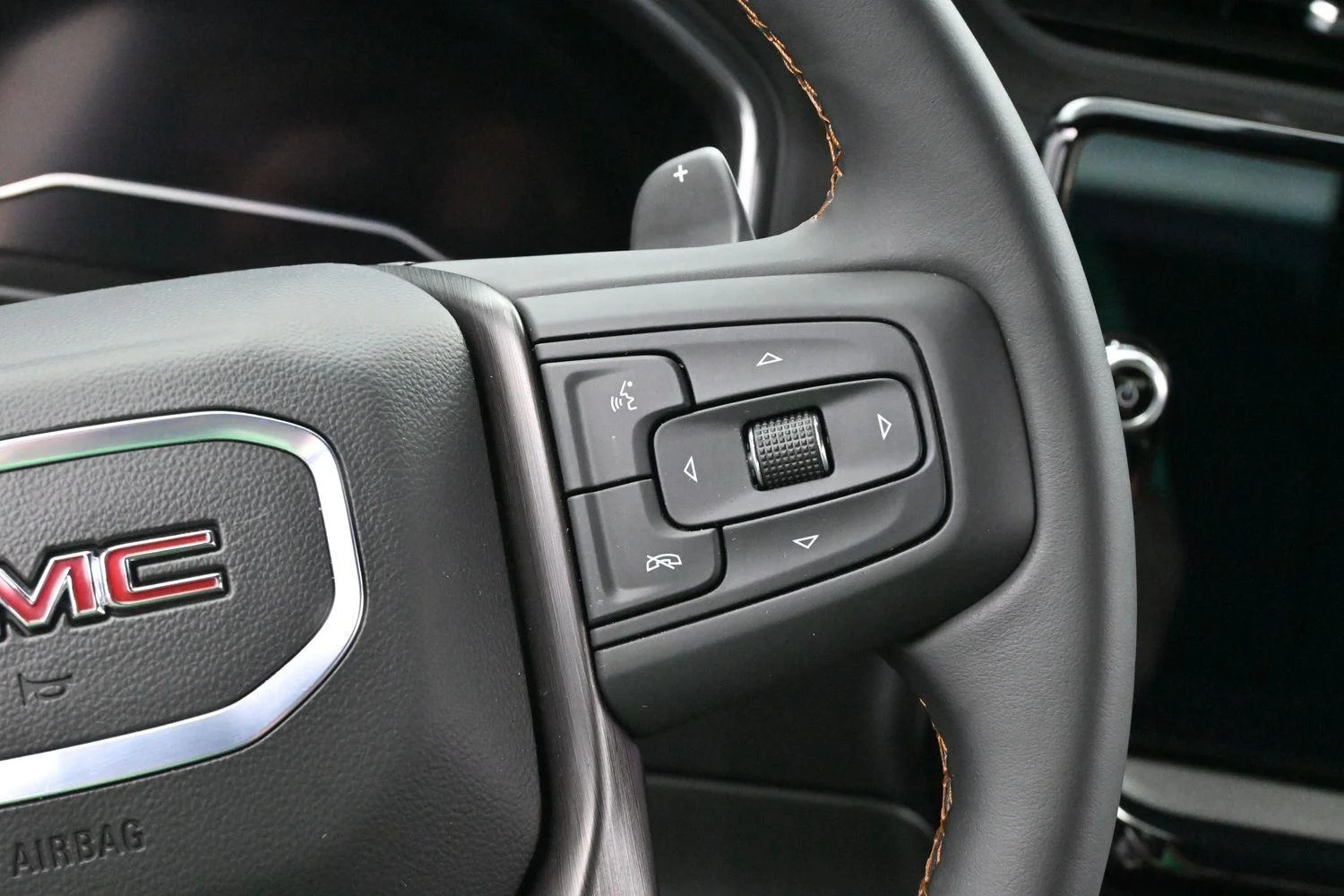 Used 2025 Sterling Metallic GMC AT4 image 19