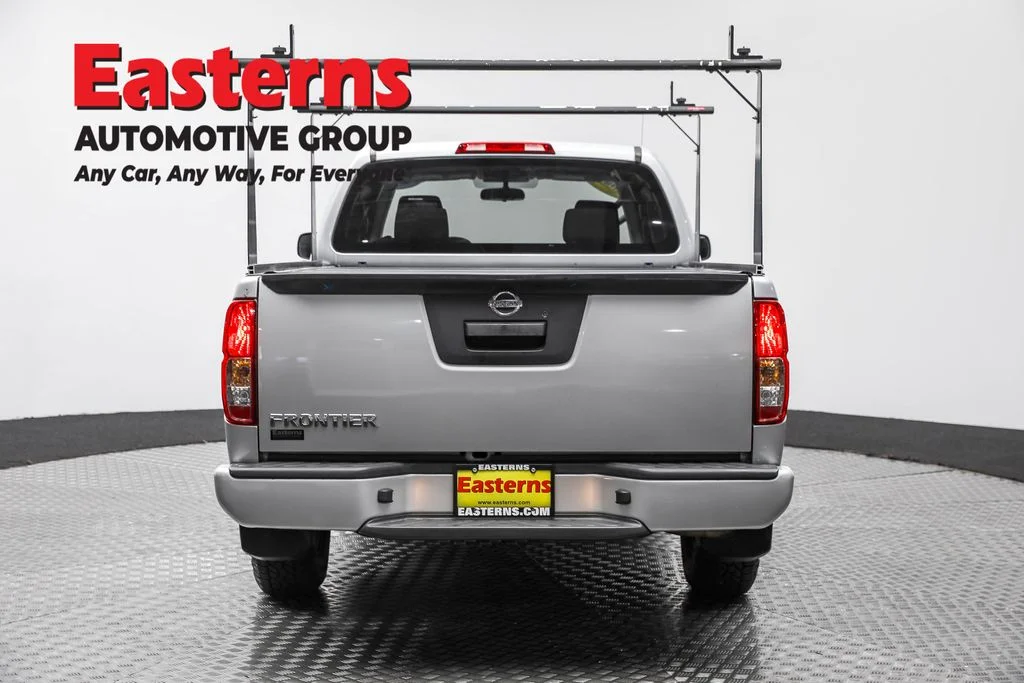 Used 2019 Silver Nissan S image 6