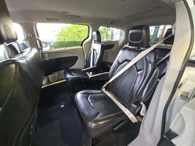 Used 2022 White Chrysler Touring L image 8