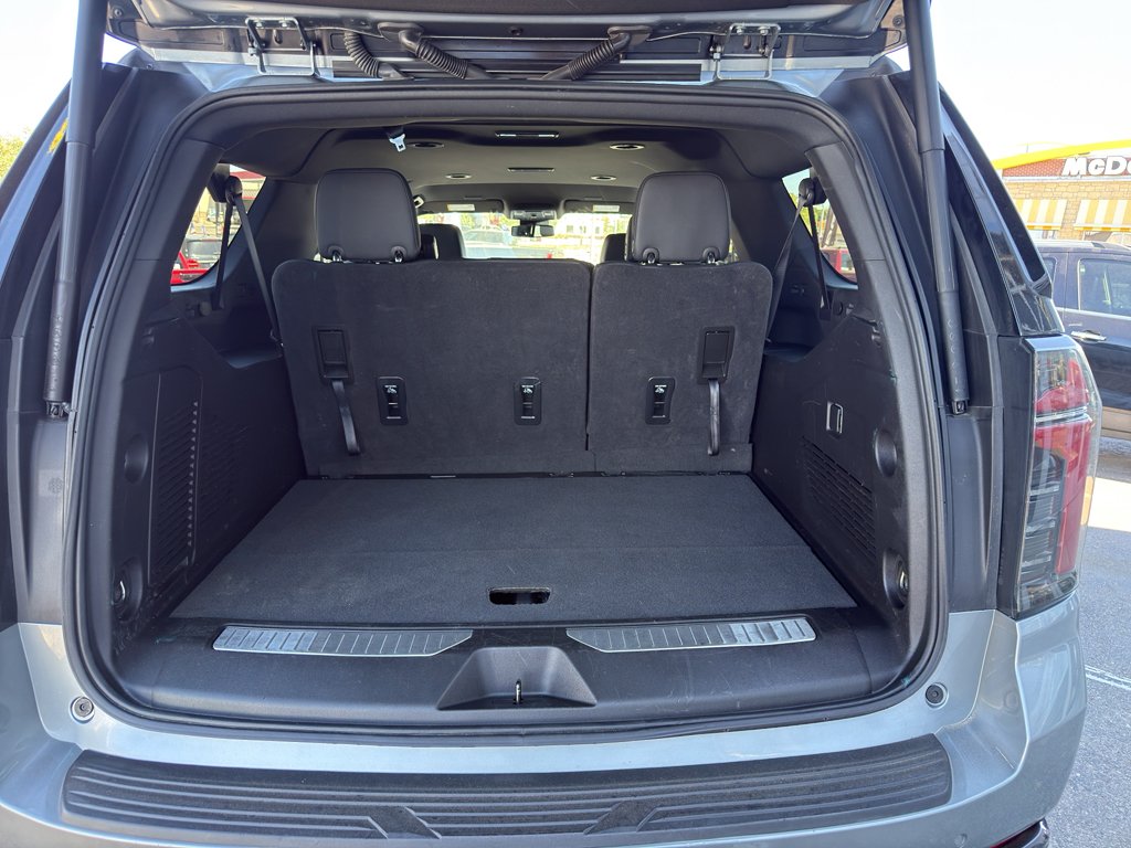 Used 2025 Gray Chevrolet Z71 image 12