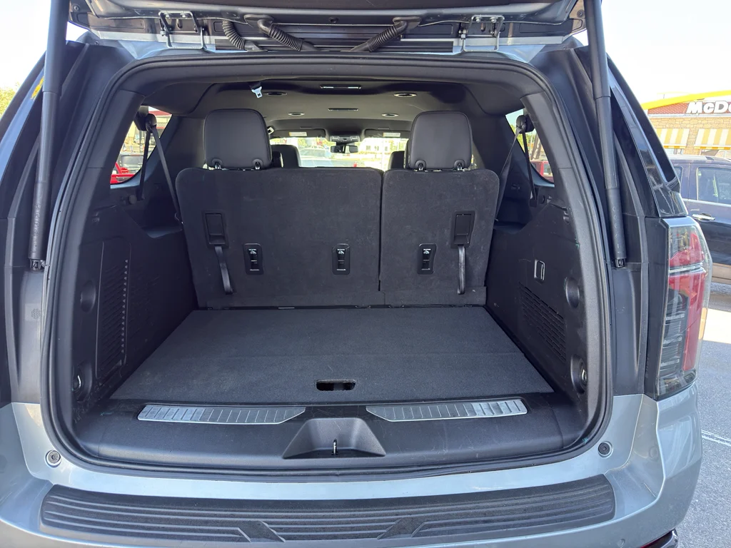 Used 2025 Gray Chevrolet Z71 image 12