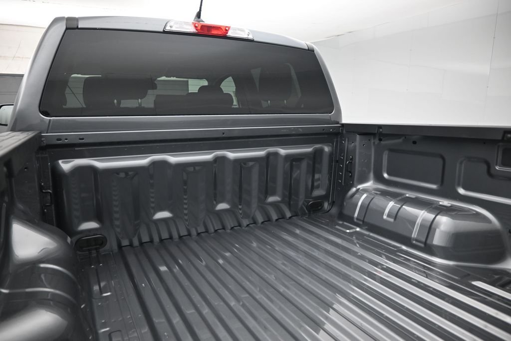New 2026 Carbonized Gray Metallic Ford XLT image 19