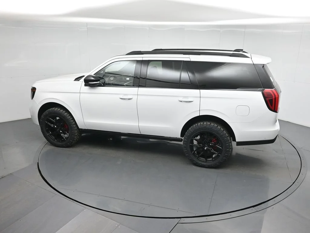 New 2025 Oxford White Ford Platinum image 41