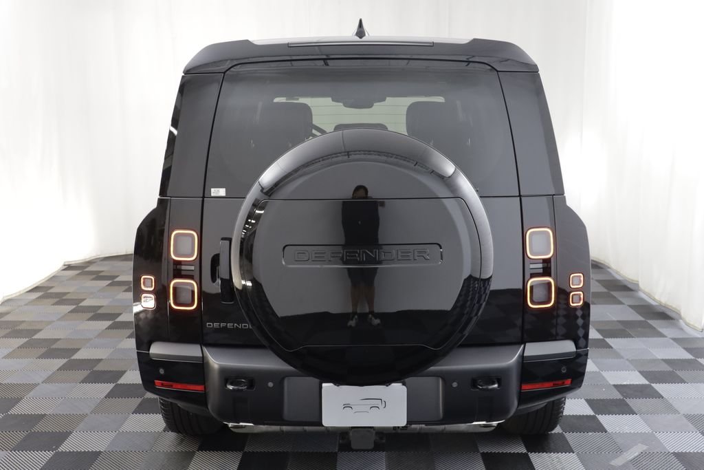 New 2026 Santorini Black LAND ROVER X-Dynamic SE image 18