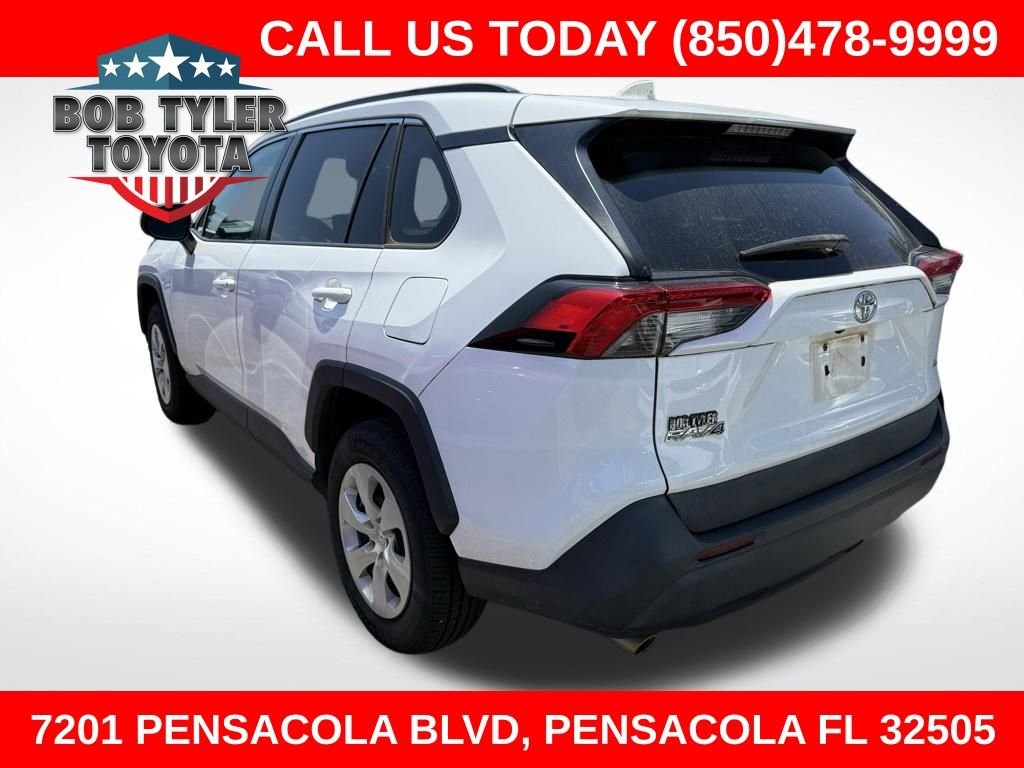 2020 Toyota RAV4 LE FWD's photo