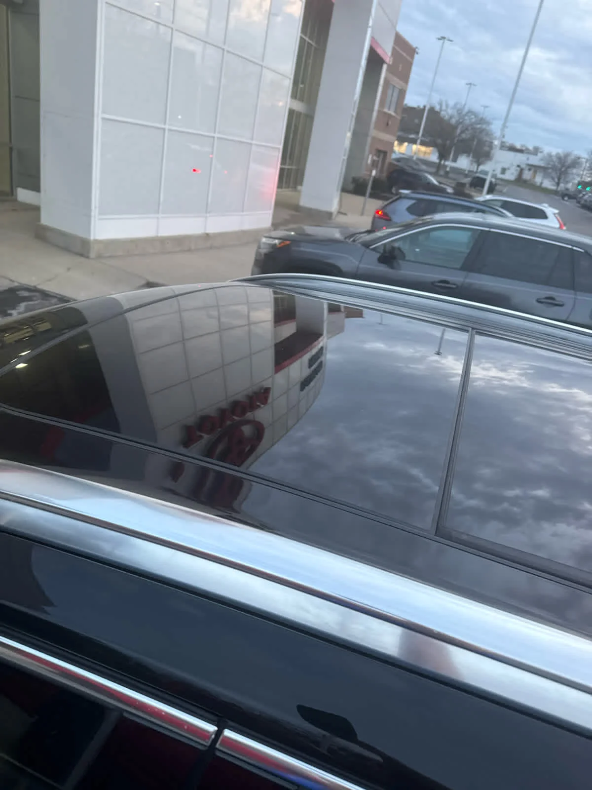 Used 2021 Thunder Grey Metallic Volvo Momentum image 14