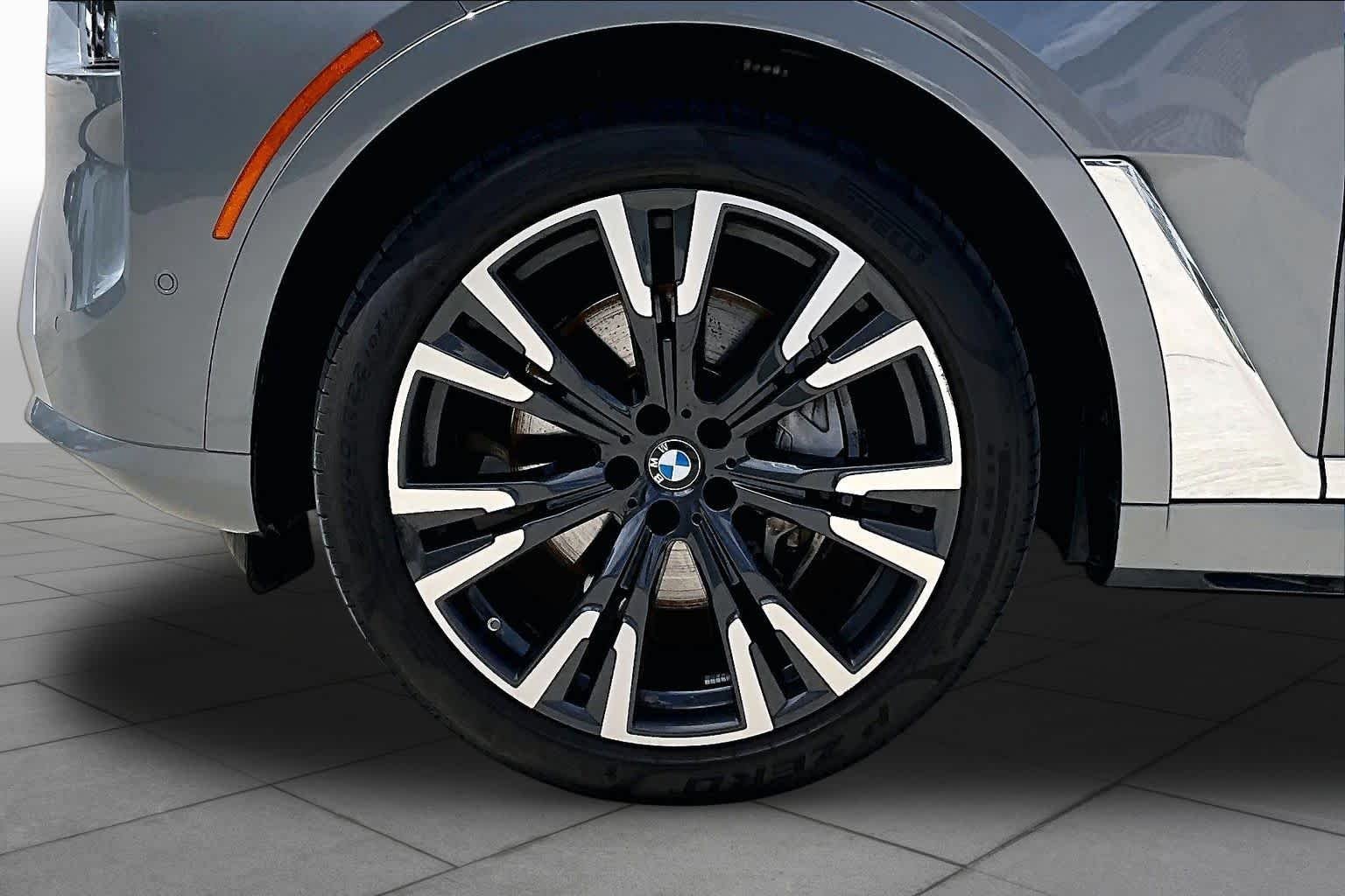 Used 2024 Skyscraper Grey Metallic BMW xDrive40i image 10