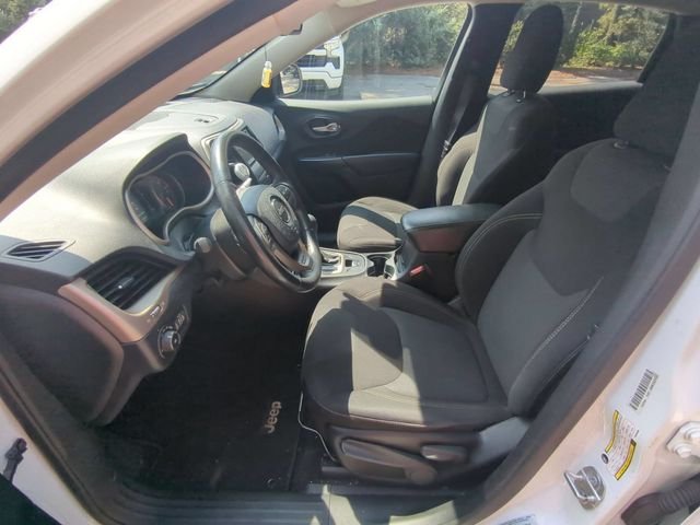 Used 2016 White Jeep Latitude image 11