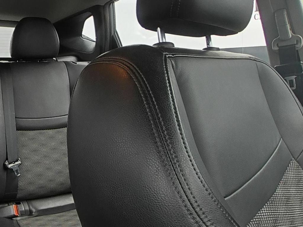 Used 2022 Gray Nissan SV FWD Xtronic CVT image 11