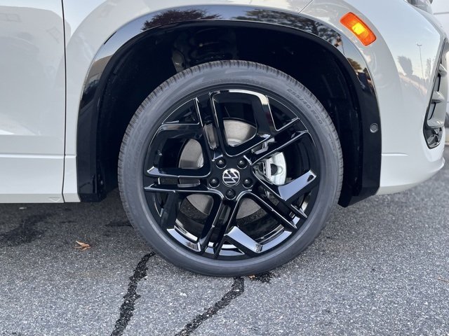 2026 Volkswagen Tiguan SE R-Line Black photo 2