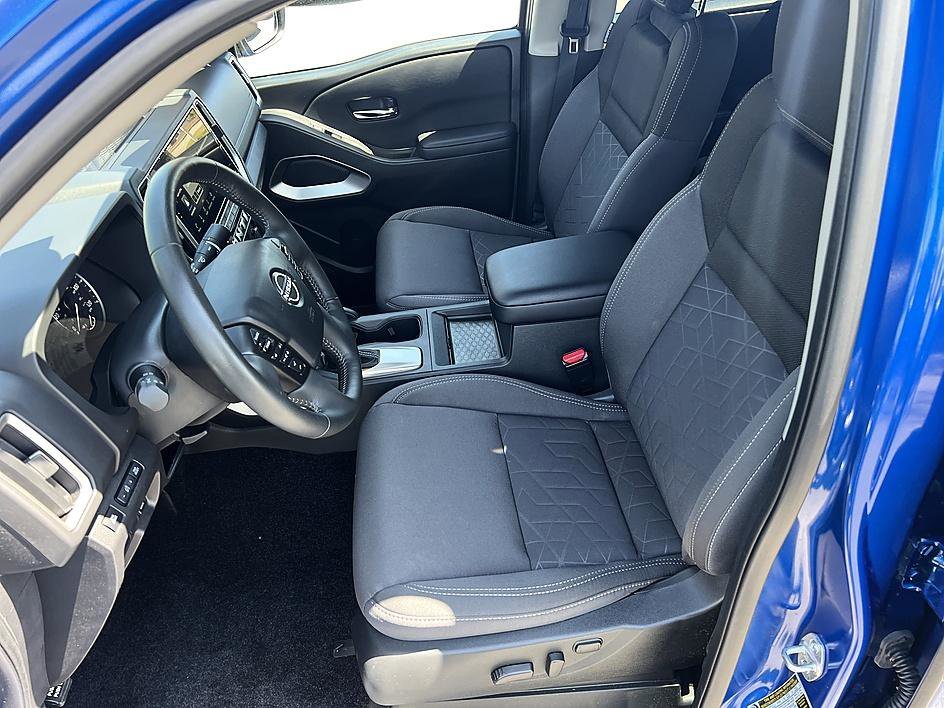 Used 2025 Bluestone Pearl Nissan SV image 13