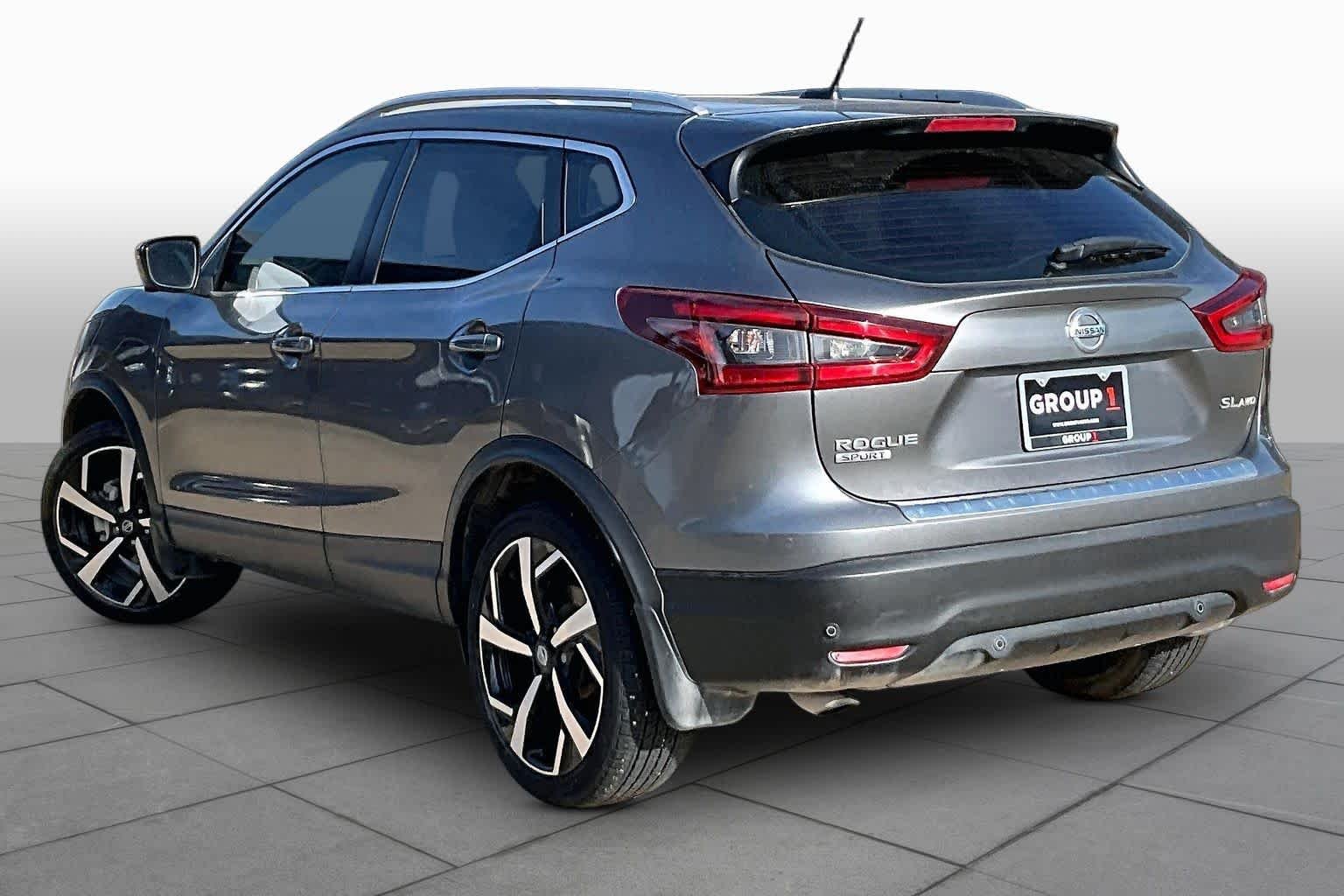 Used 2022 Gun Metallic Nissan SL image 10