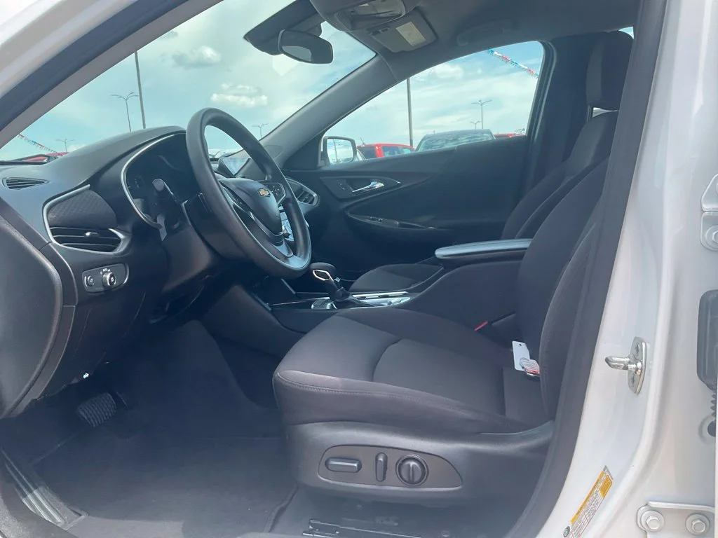 Used 2025 Chevrolet Malibu 1LT with VIN 1G1ZD5ST3SF128080 for sale in McPherson, KS