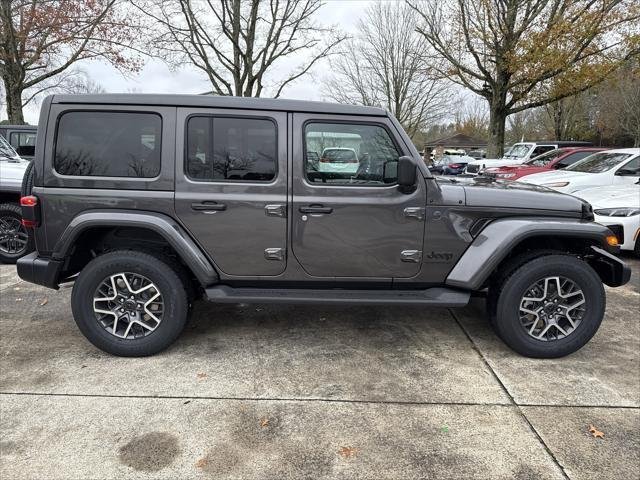 New 2026 Granite Crystal Metallic Clear-Coat Exterior Paint Jeep Sahara image 8