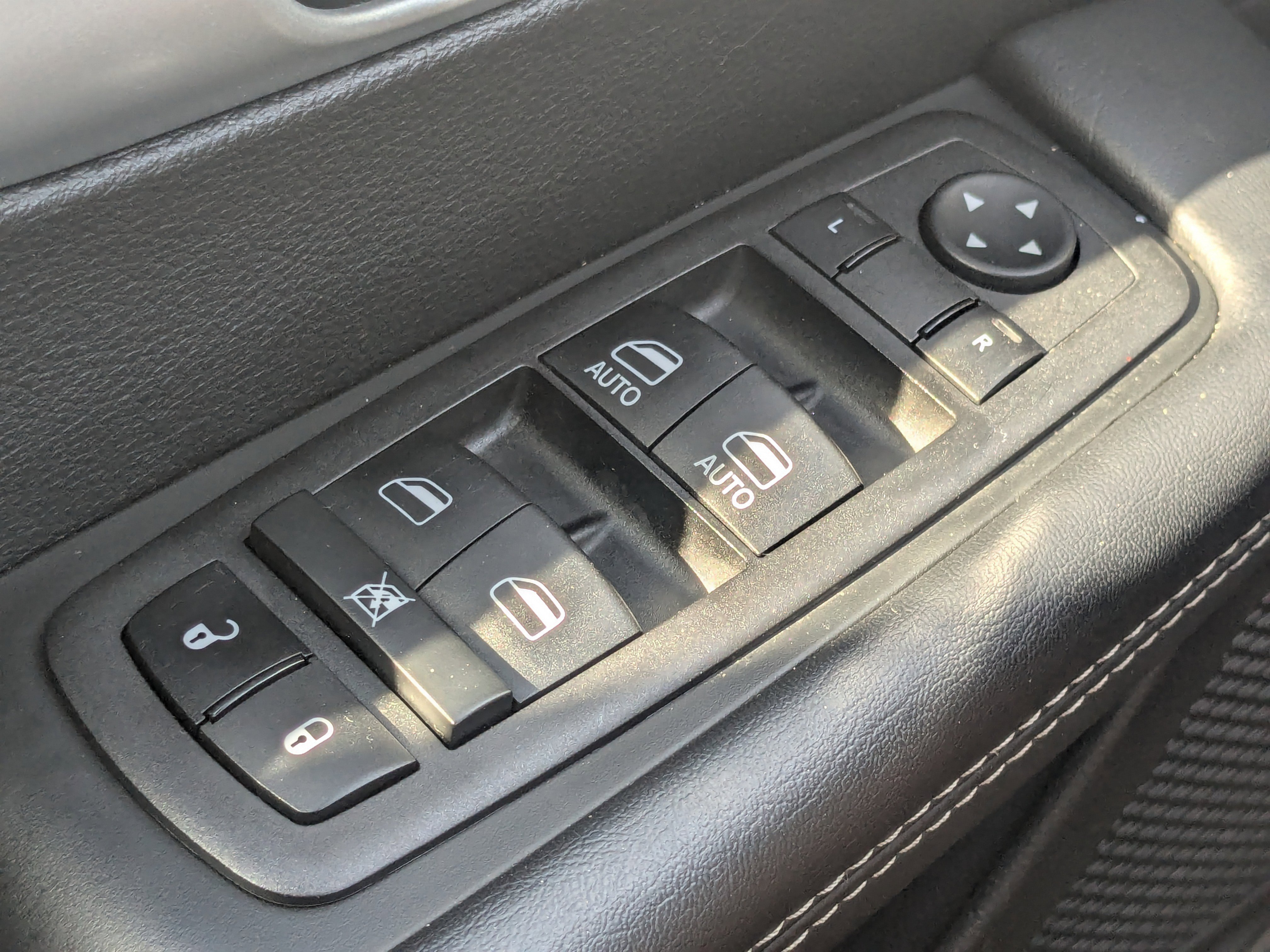 Used 2024 Fathom Blue Pearlcoat Chrysler Touring image 29