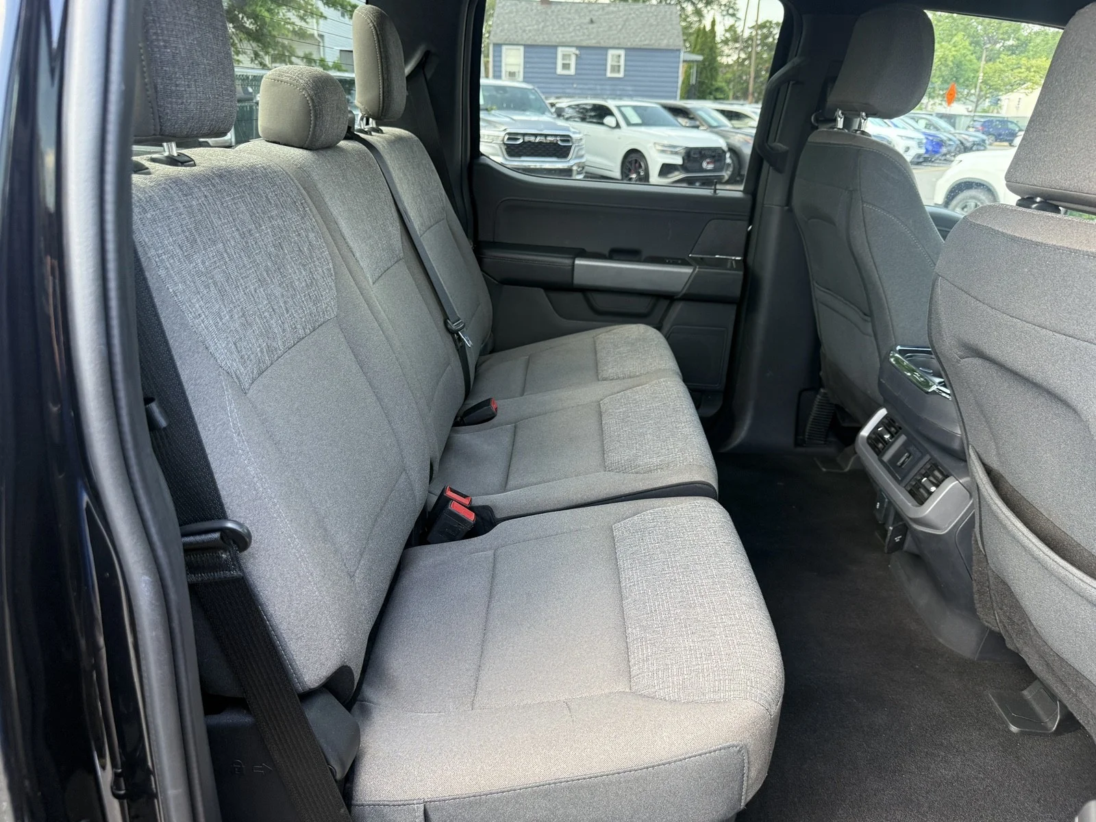 Used 2024 Agate Black Metallic Ford XLT 4WD image 29