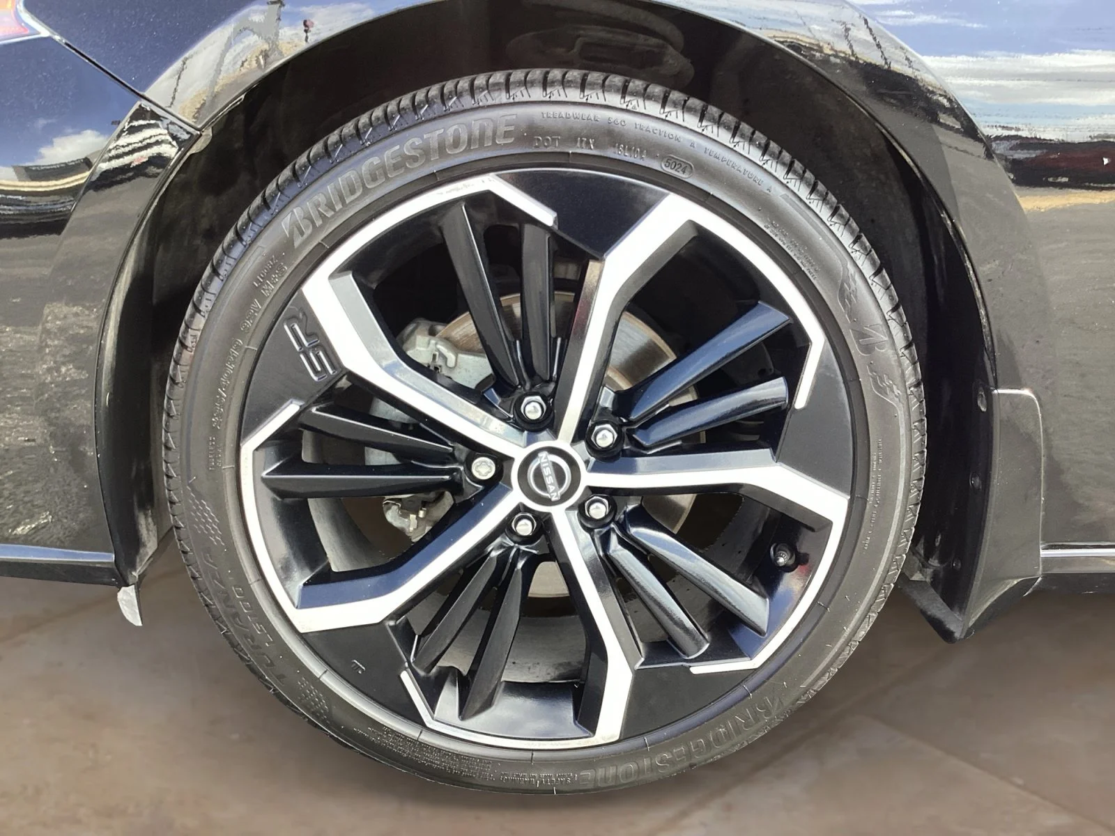 Certified Used 2023 Super Black Nissan 2.5 SR image 30