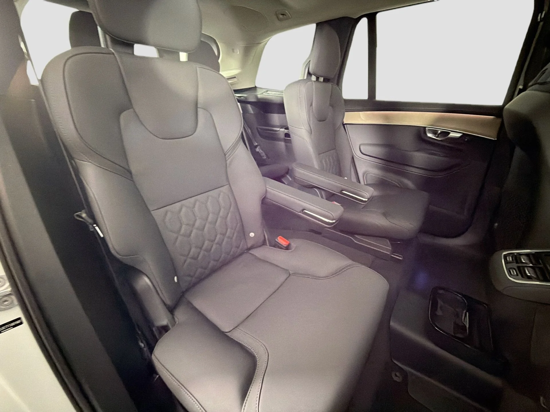 New 2026 Crystal White Volvo Plus image 29