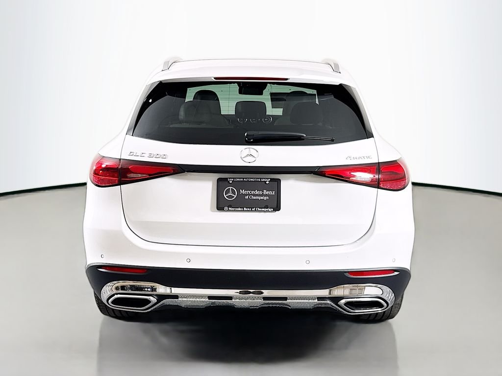 New 2026 MANUFAKTUR Moonlight White Metallic Mercedes-Benz GLC 300 image 6