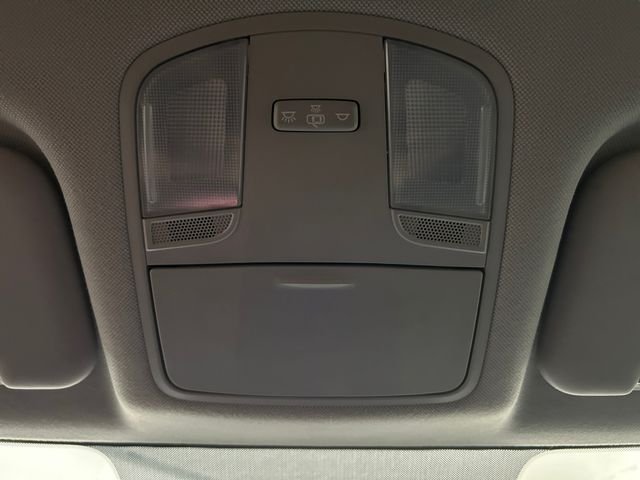 Used 2017 Black Hyundai SE image 29